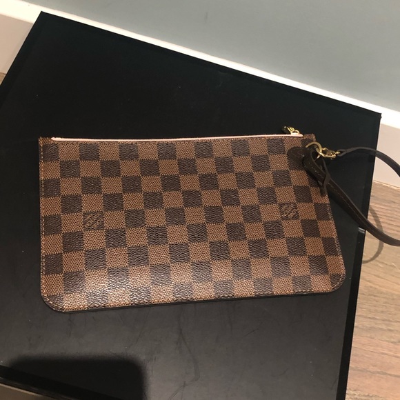 Louis Vuitton Rose Ballerine Pochette/wristlet